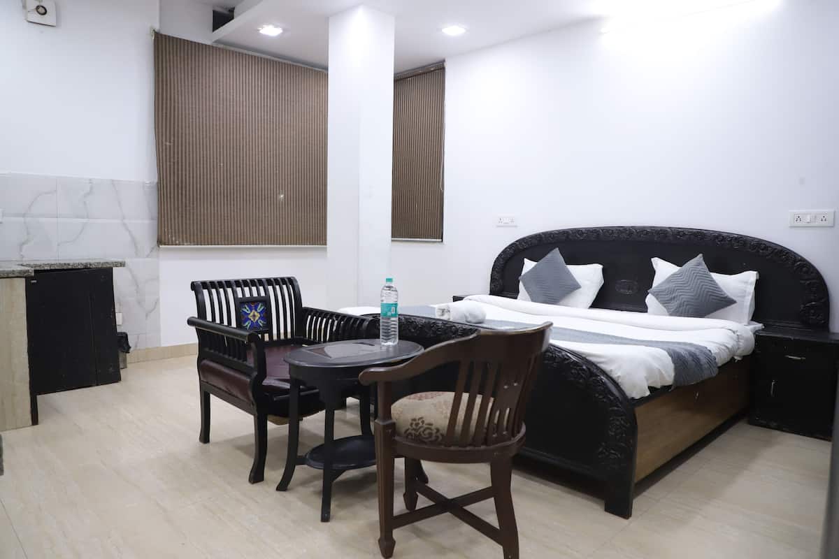 Basic Room, City View | Desk, free WiFi