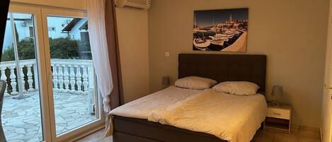 1 chambre, fer et planche à repasser, Wi-Fi gratuit, draps fournis