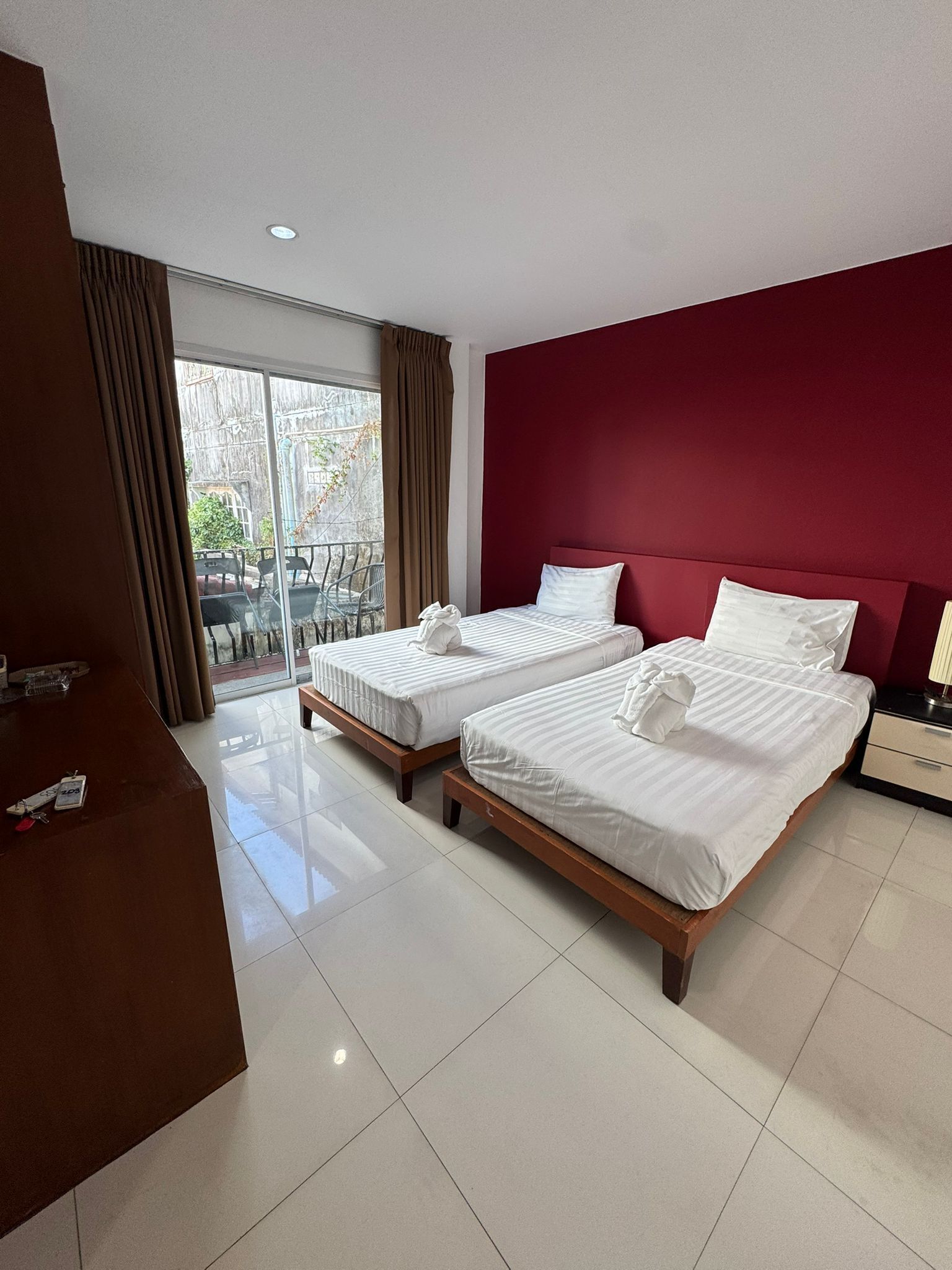 Classic tvåbäddsrum - balkong - utsikt mot staden | Värdeförvaringsskåp på rummet, strykjärn/strykbräda och gratis wi-fi