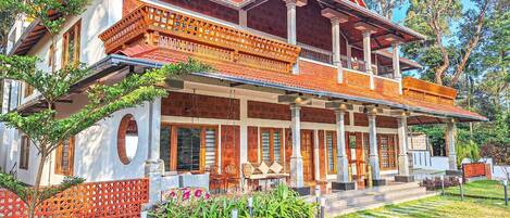 Fachada de la propiedad