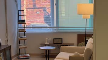 Smart TV, music library, stereo
