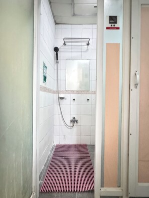 Shower, hair dryer, bidet, towels - Gangnam Female-Only mini room Gosiwon Seoul. Cozy ,quiet, Quick responses, safe (Seoul)
