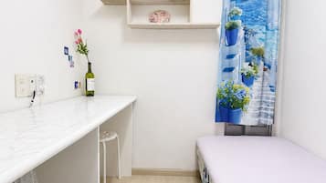 1 bedroom, in-room safe, iron/ironing board, WiFi (free)