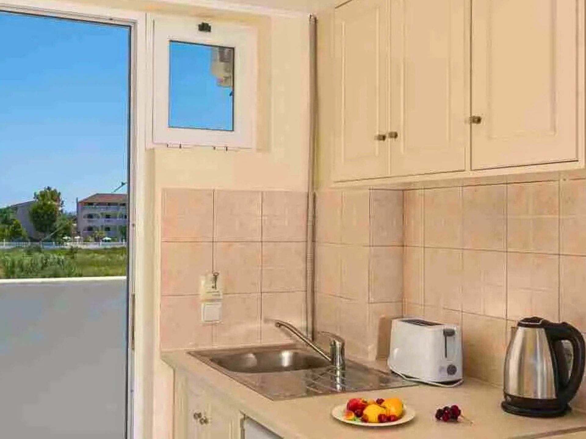 Electric kettle, toaster