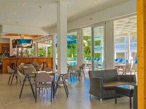 Reception - Manousis ApartHotel (zakynthos)