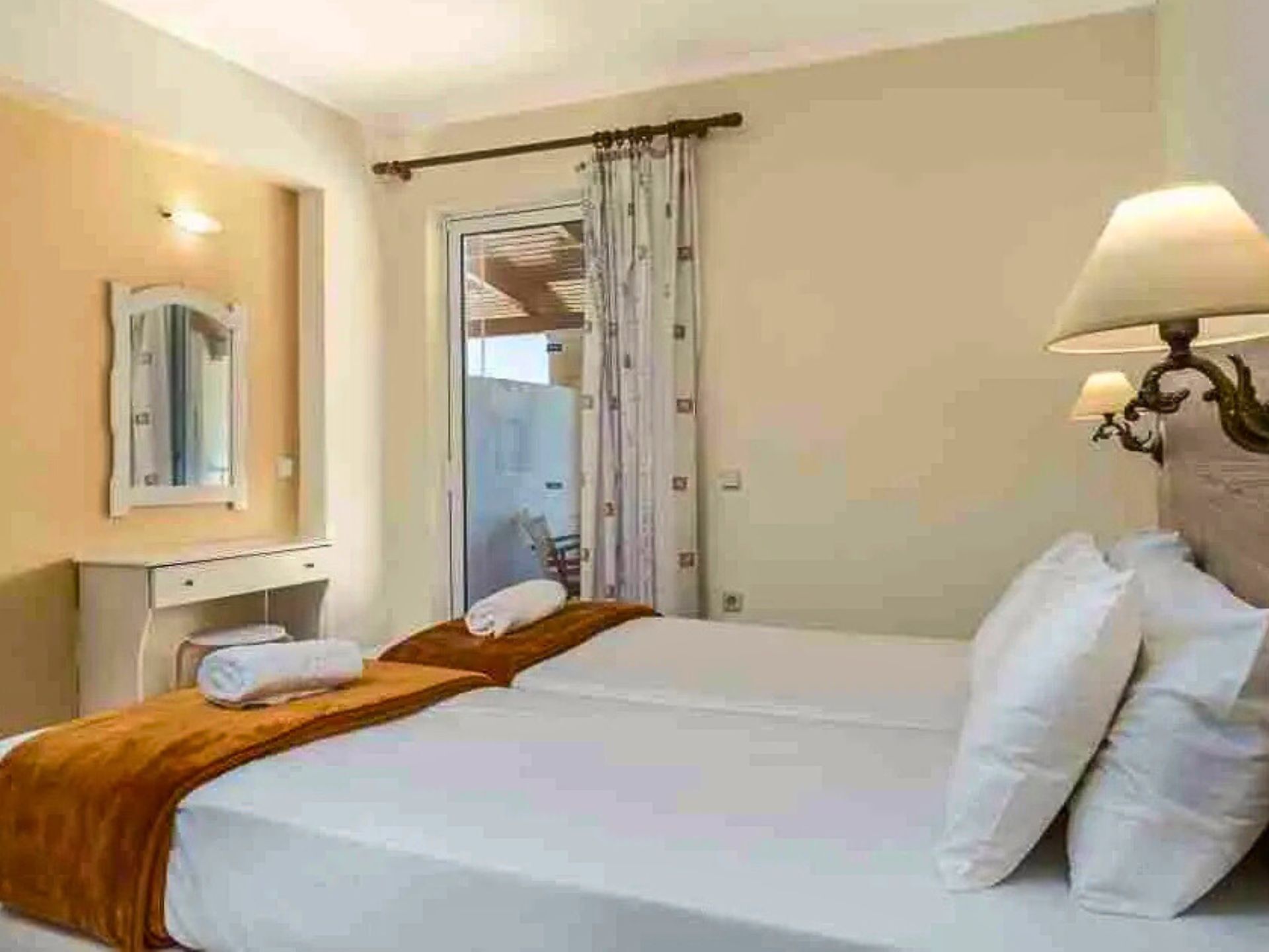 Een kluis op de kamer, verduisterende gordijnen