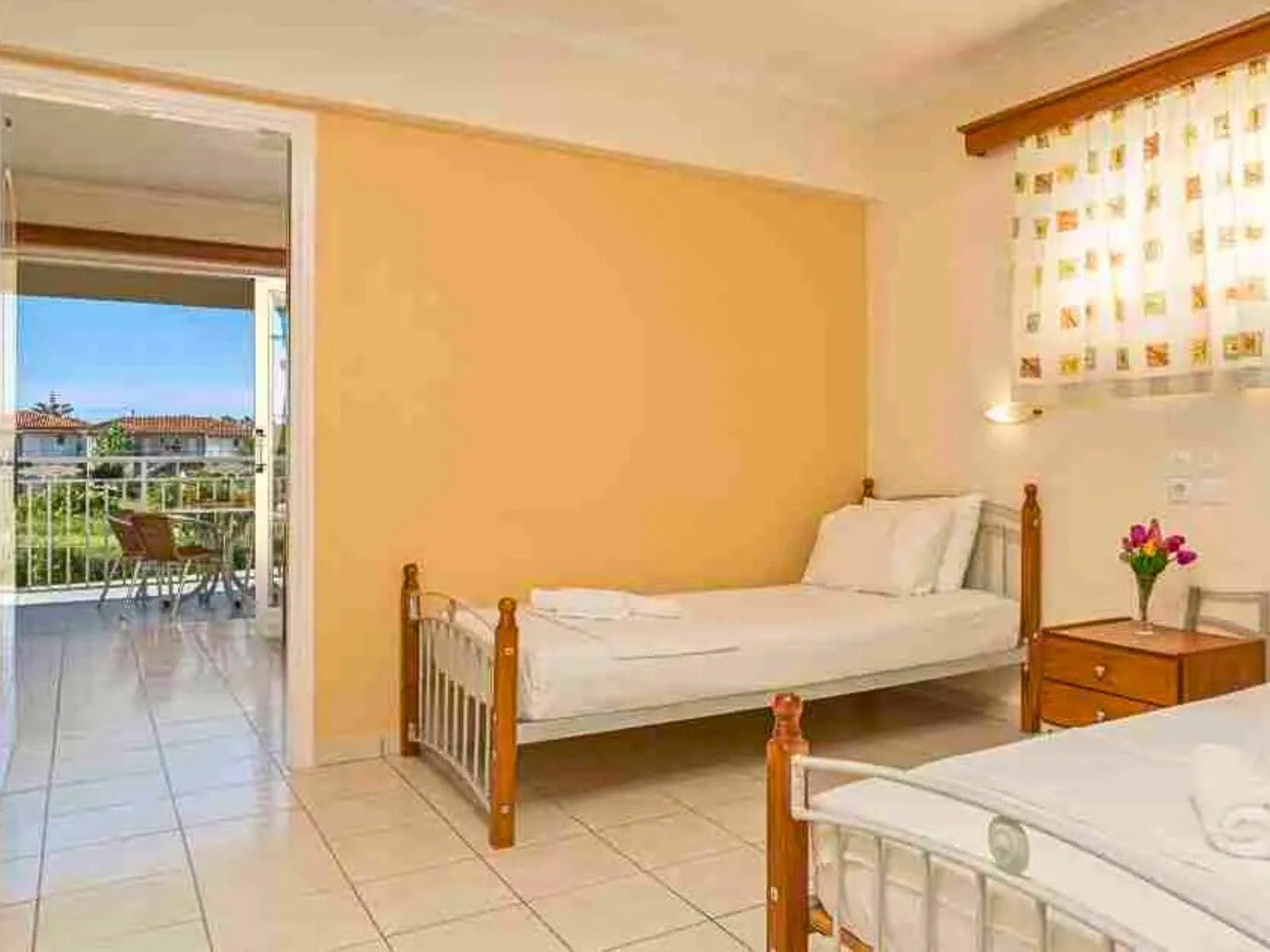 Caja de seguridad en la habitación y cortinas blackout 