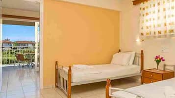 Caja de seguridad en la habitación y cortinas blackout