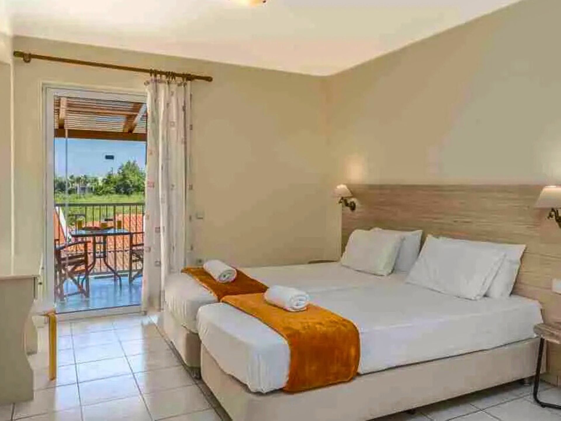 Een kluis op de kamer, verduisterende gordijnen