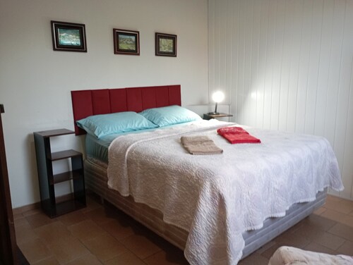 Furnished apartment, 2 bedrooms, near Unimed, CSN, H Zilda Arns, fully equipped kitchen.