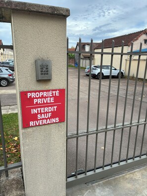 Property grounds - Bright loft ideal for family, friends or business stays (Troyes)