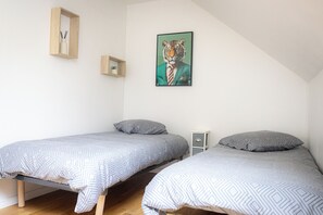 3 bedrooms, desk, iron/ironing board, free WiFi - Bright loft ideal for family, friends or business stays (Troyes)