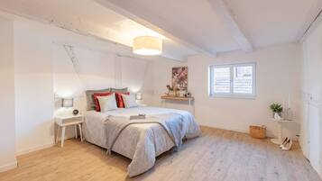 Bügeleisen/Bügelbrett, Internetzugang, Bettwäsche