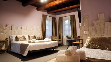 Triple Room, Courtyard View | Blackout drapes, free WiFi