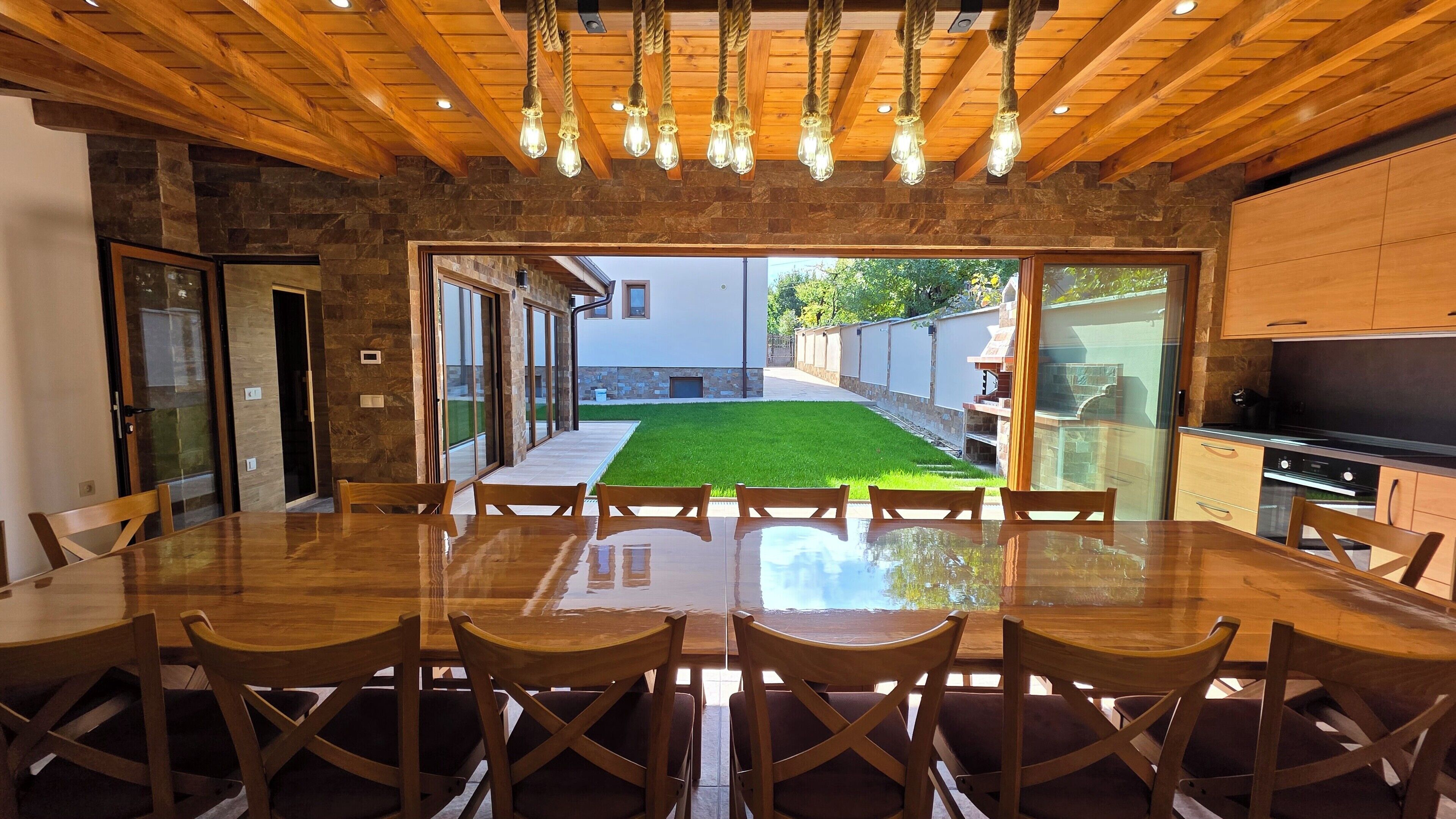 تناول الطعام بالخارج