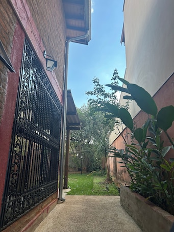 Property grounds. Beautiful house in Barão Geraldo (5 min from Unicamp)