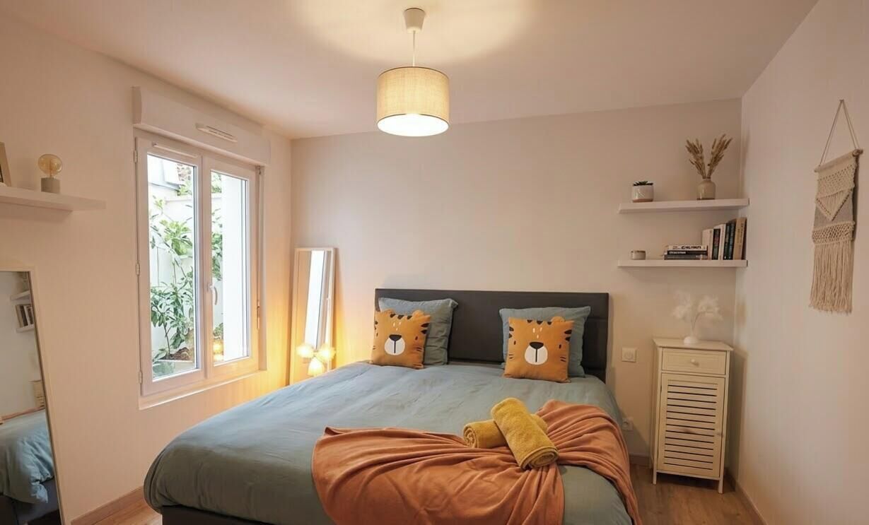 4 bedrooms, iron/ironing board, travel cot, free WiFi