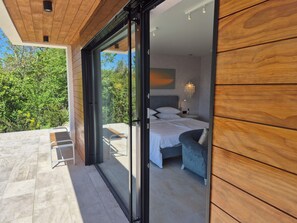 3 habitaciones, escritorio, tabla de planchar con plancha y wifi gratis