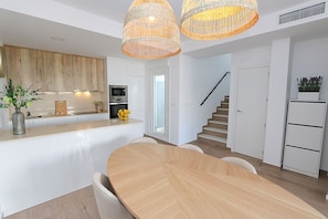 Dining - 3-bedroom modern home with private pool and walking distance from the beach. (San Pedro del Pinatar)