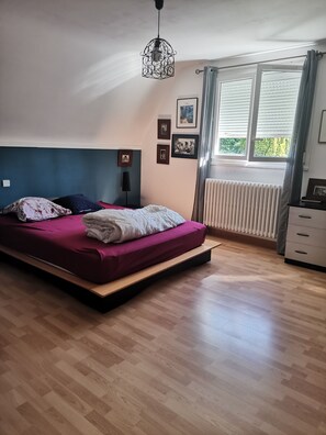 8 Schlafzimmer, Bügeleisen/Bügelbrett, WLAN, Bettwäsche