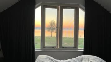 4 bedrooms, WiFi, bed sheets