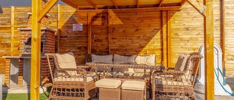 Bungalou bàsic, vistes al jardí | Terrassa o pati