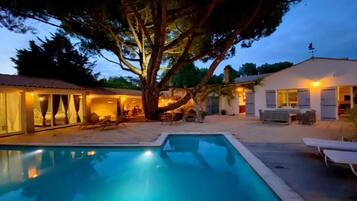 Piscine extérieure, piscine chauffée