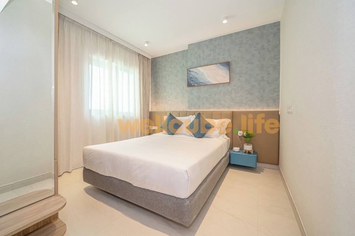 Desk, iron/ironing board, WiFi (free), bed sheets