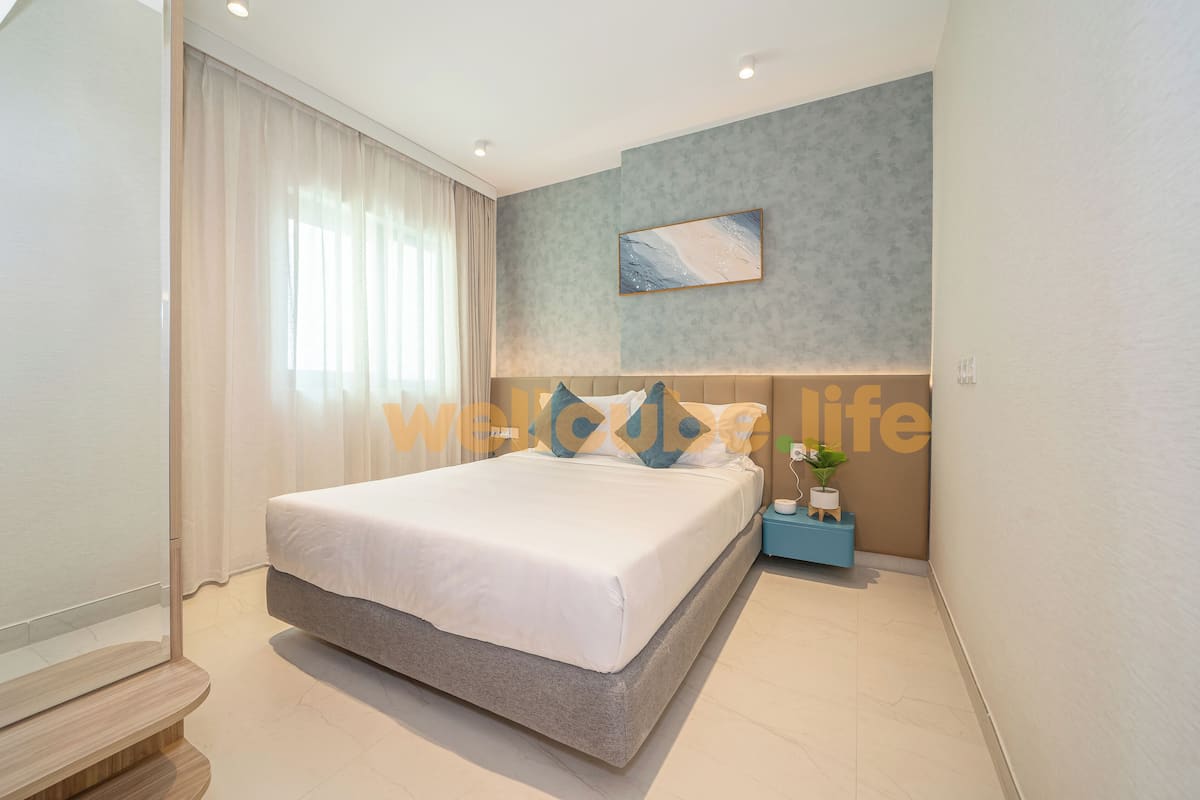 Desk, iron/ironing board, free WiFi