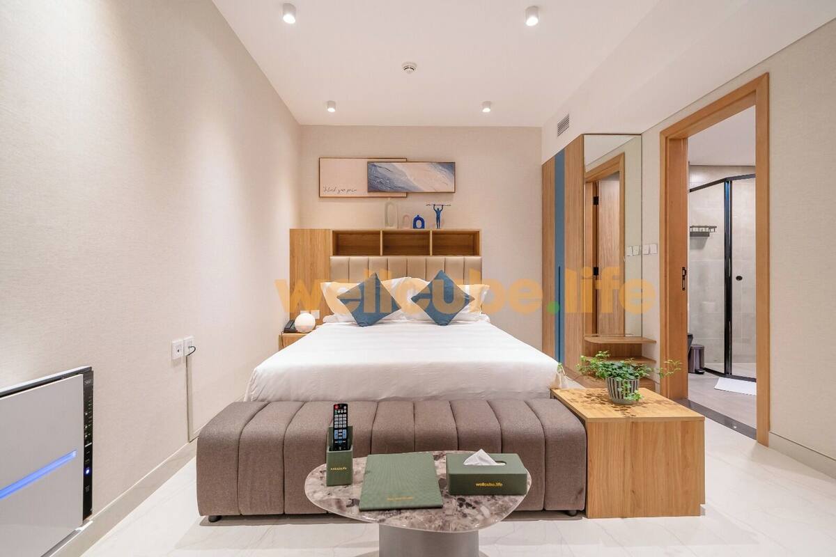 Desk, iron/ironing board, WiFi (free), bed sheets