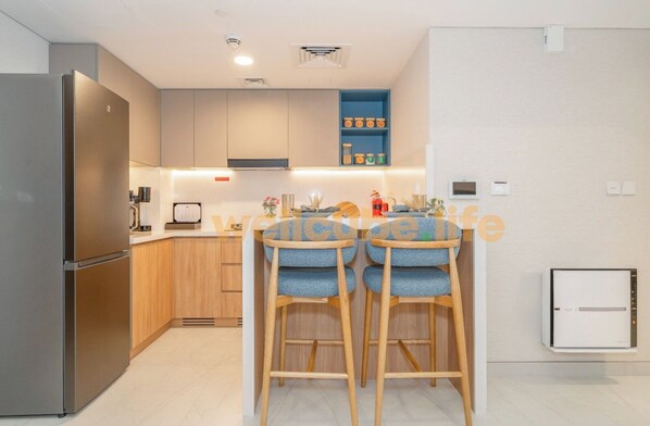 Desk, iron/ironing board, free WiFi - Tranquil Wellness Tower (Dubai)