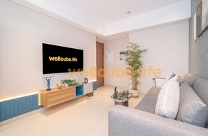 Desk, iron/ironing board, free WiFi - Tranquil Wellness Tower (Dubai)