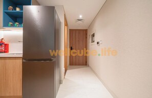 Desk, iron/ironing board, free WiFi - Tranquil Wellness Tower (Dubai)