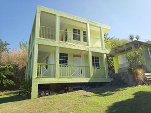 Exterior - Charming 3-bedroom villa in Portsmouth perfect for your getaway (Portsmouth)