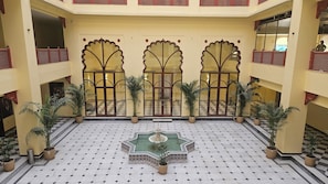 Courtyard view - Hotel Ranavilas Palace (Jaipur)