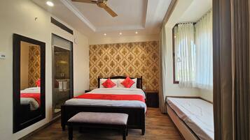 Minibar, in-room safe, individually furnished, desk