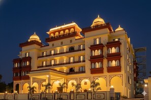 Front of property - evening/night - Hotel Ranavilas Palace (Jaipur)