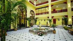 Courtyard view - Hotel Ranavilas Palace (Jaipur)