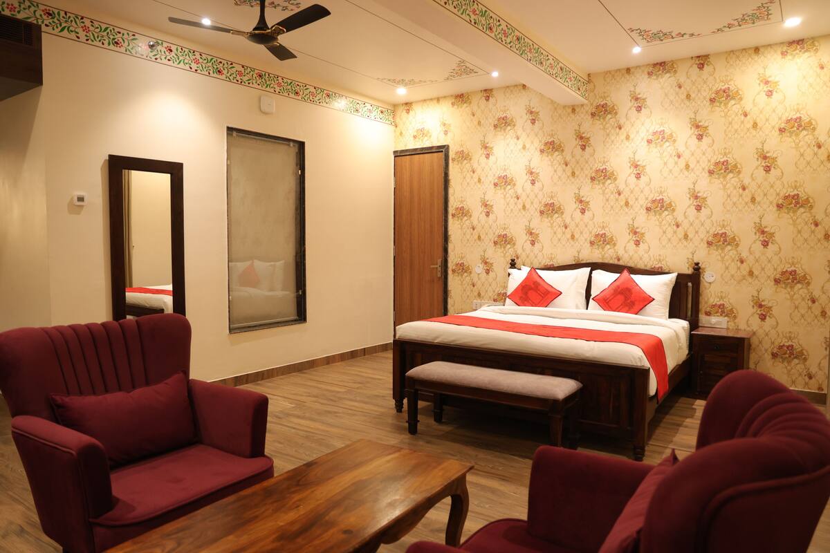 Royal Double Room, City View | Minibar, in-room safe, desk, laptop workspace