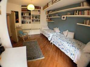 2 bedrooms, iron/ironing board, free WiFi, bed sheets - Large apartment with sea view in the center of La Spezia in a strategic location (La Spezia)
