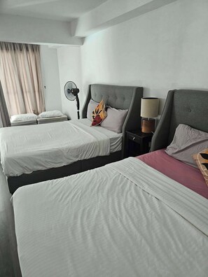 Bügeleisen/Bügelbrett, Bettwäsche