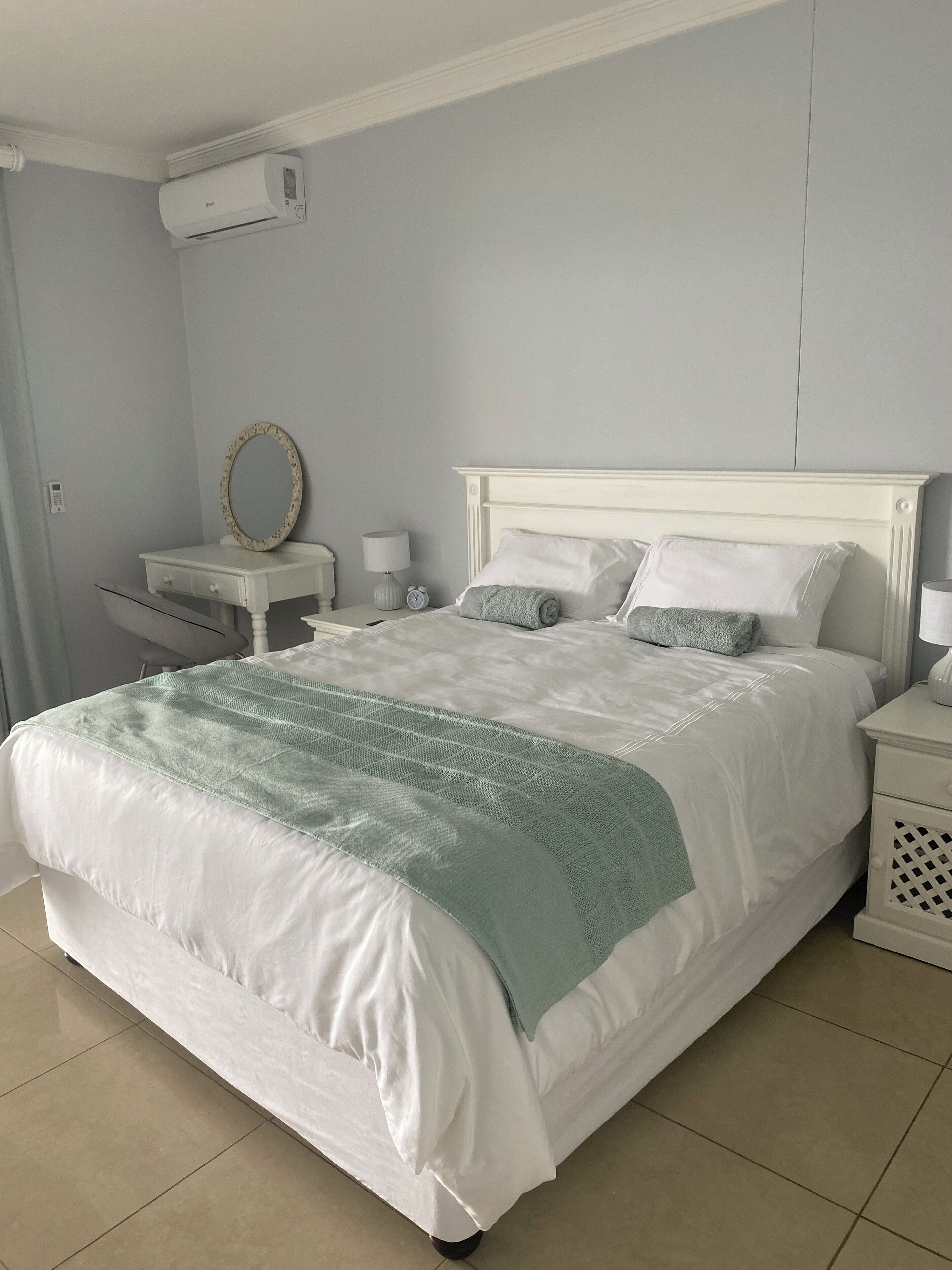 3 chambres, fer et planche à repasser, Wi-Fi, draps fournis