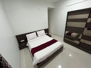 Villa, Private Pool | Free WiFi - Aarna Villa nr Valvan Dam (Lonavala)