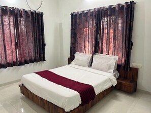 Villa, Private Pool | Free WiFi - Aarna Villa nr Valvan Dam (Lonavala)