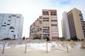 Exterior - Renovated Condo Direct Oceanfront and Bay View Balconies - 1 bedroom - 1 bath - Sleeps 6 - New Queen & Double beds in Bedroom and Queen Sleep Sofa in Living Room (Ocean City)