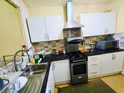 3 Bedroom Full House Easy Booking Super-fast Wi-Fi