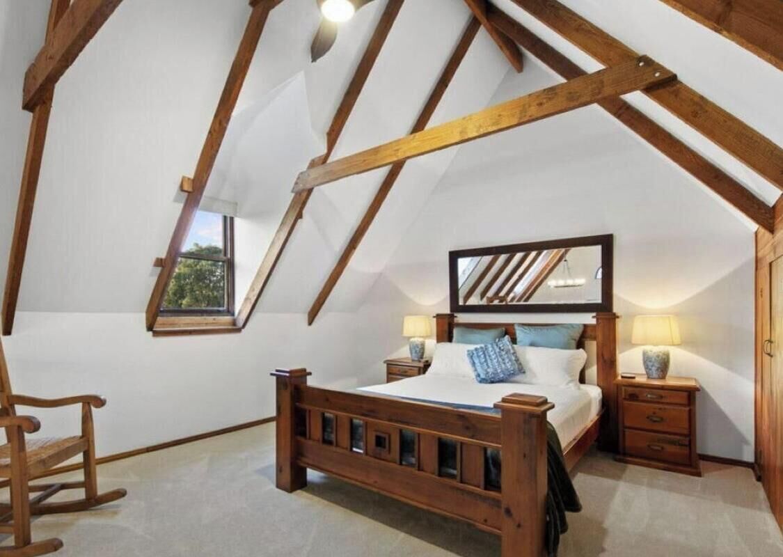 6 bedrooms, free WiFi, bed sheets