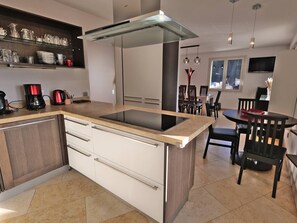 Fridge, microwave, oven, dishwasher - Spacious apartment for 8 in central Grand-Bornand (Le Grand-Bornand)