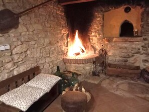 House | Interior - Holiday Home in Montblanc With Pool (Montblanc)