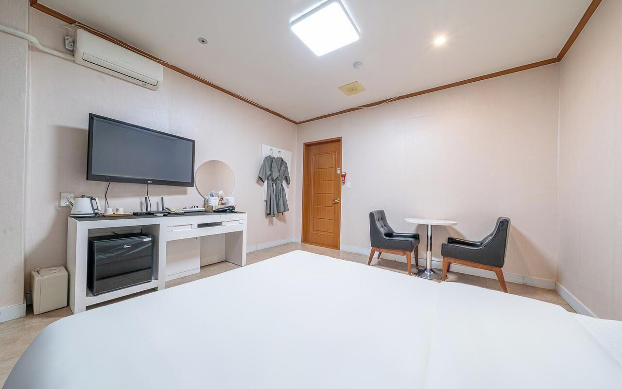 Standard Double Room | Free WiFi
